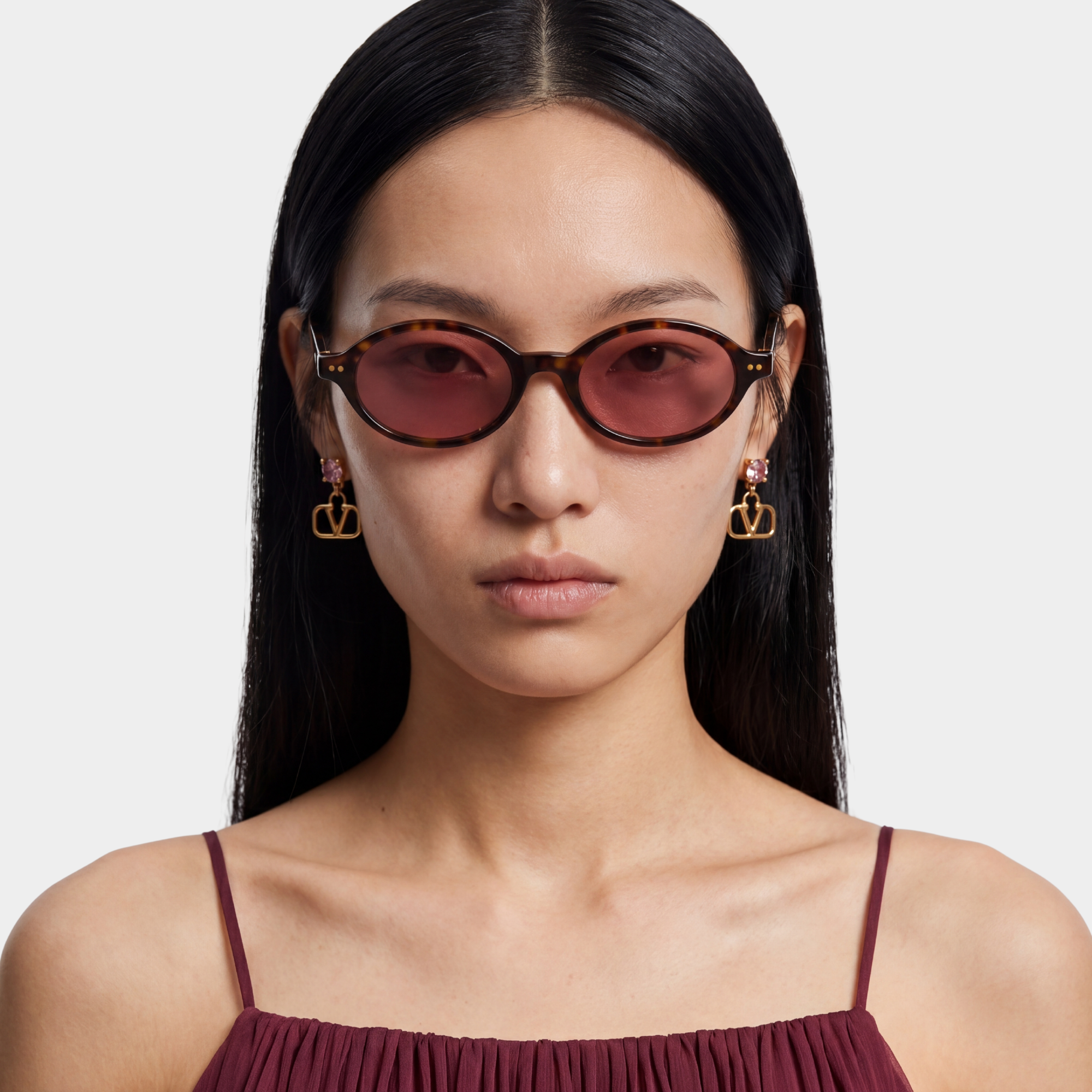Oval Sunglasses: 2026 Trends and Styling Tips